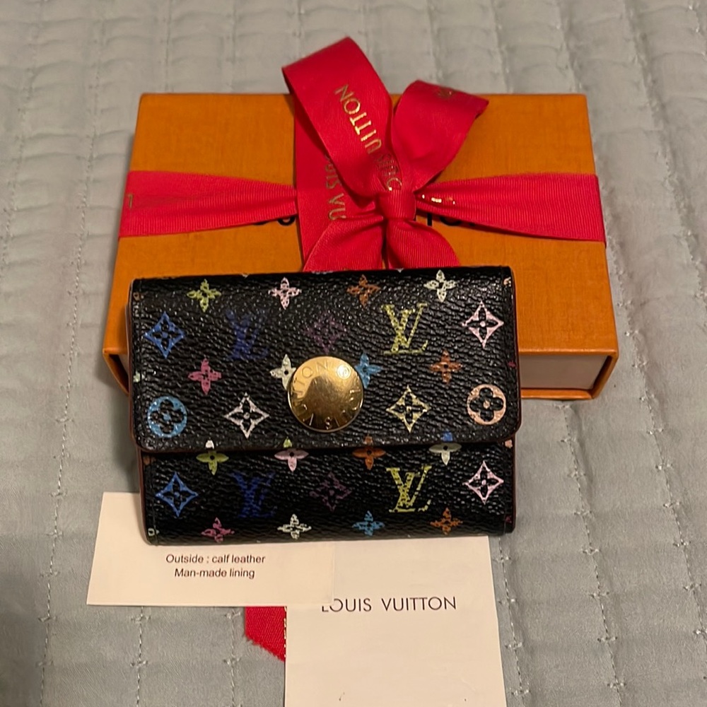 Small Louis Vuitton wallet